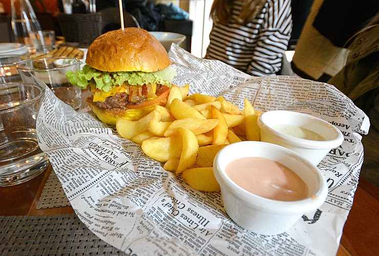 Black Angus Premium Burger